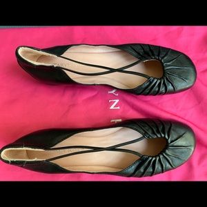 New Taryn Rose Bryan ballet flats, size 6